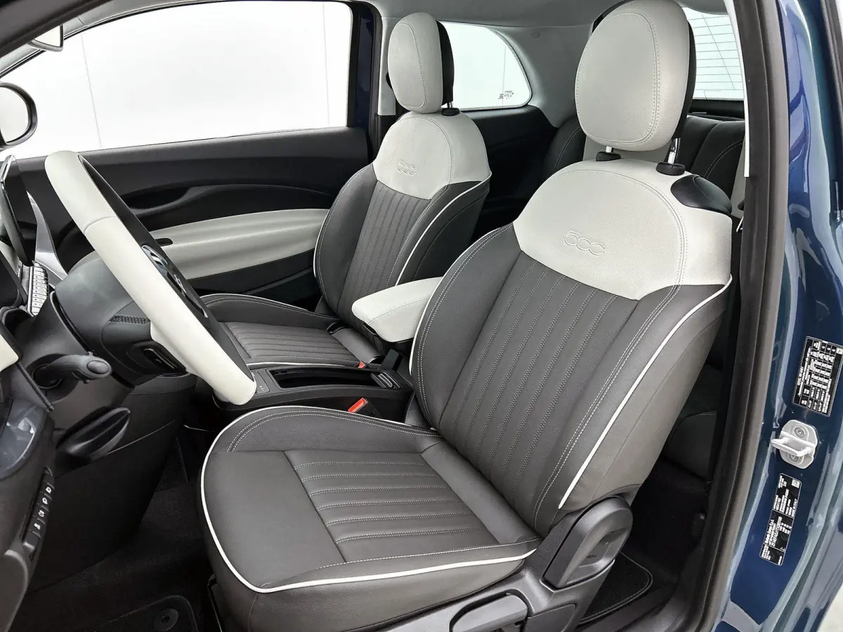 1.0 65k Hybrid La Prima | VOORRAAD VOORDEEL | Climate Control | Apple CarPlay/Android Auto | 17''LMV | Glazendak | Camera | Cruise Control | Stoelverwarming | LED |