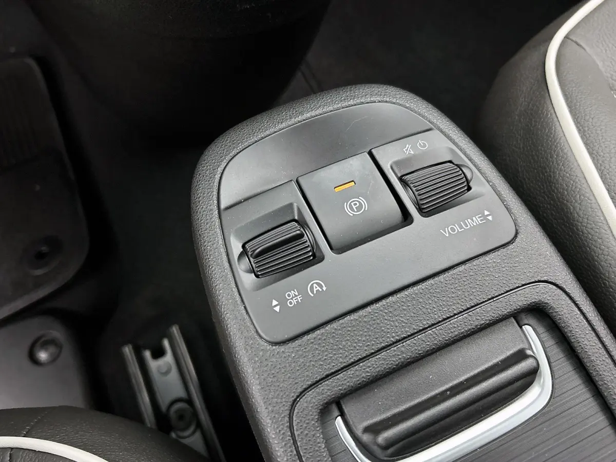1.0 65k Hybrid La Prima | VOORRAAD VOORDEEL | Climate Control | Apple CarPlay/Android Auto | 17''LMV | Glazendak | Camera | Cruise Control | Stoelverwarming | LED |