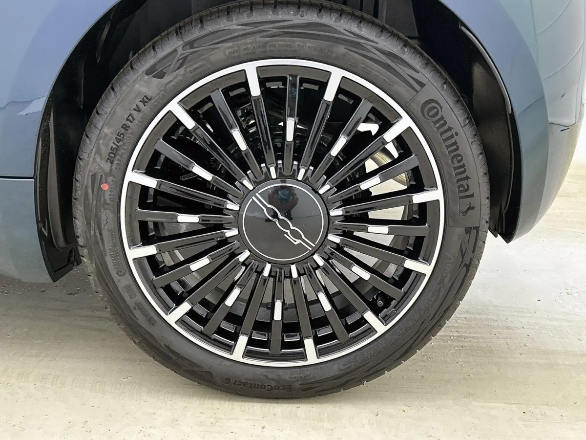 1.0 65k Hybrid La Prima | VOORRAAD VOORDEEL | Climate Control | Apple CarPlay/Android Auto | 17''LMV | Glazendak | Camera | Cruise Control | Stoelverwarming | LED |