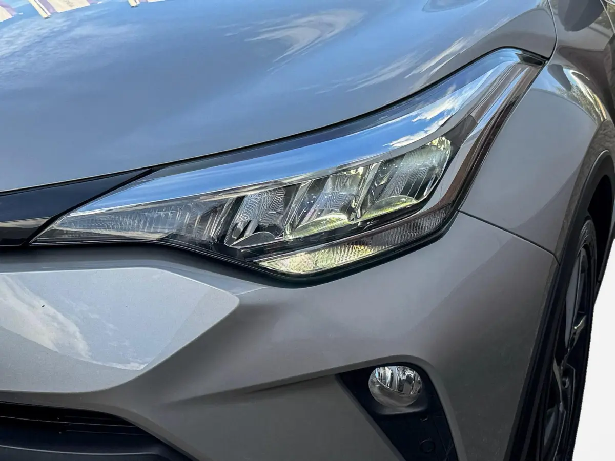 1.8 Hybrid Dynamic ✅ LED ✅ Camera ✅ CarPlay