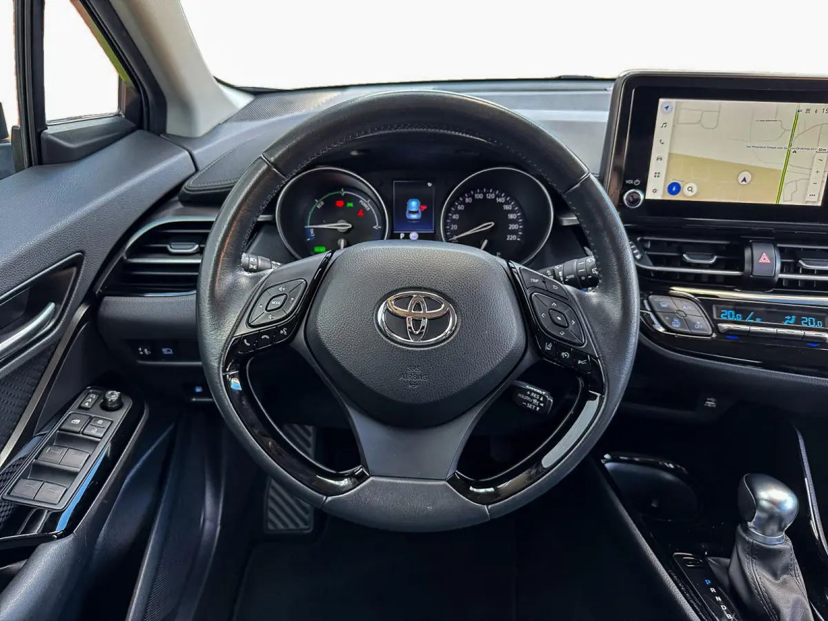 1.8 Hybrid Dynamic ✅ LED ✅ Camera ✅ CarPlay