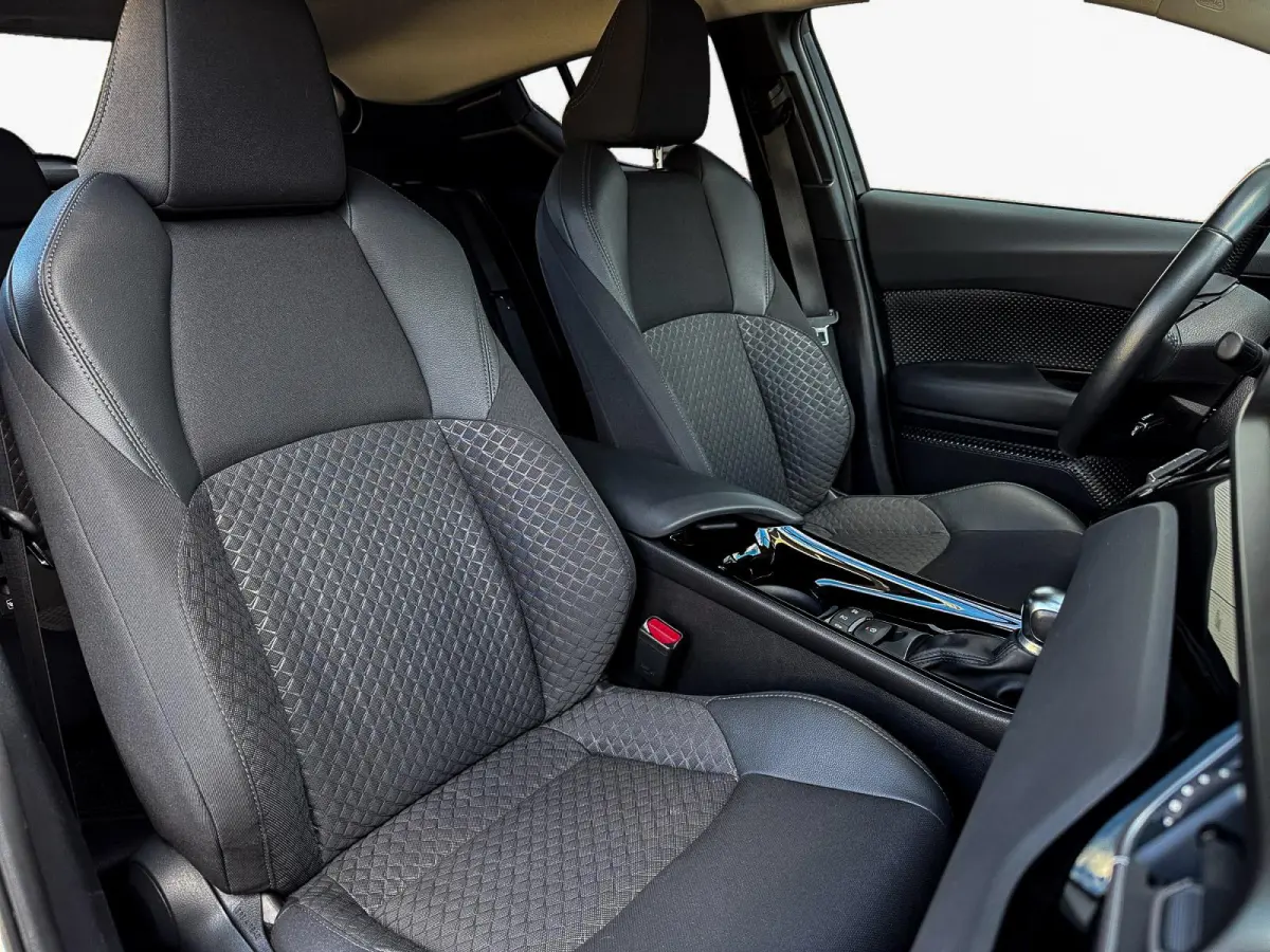 1.8 Hybrid Dynamic ✅ LED ✅ Camera ✅ CarPlay