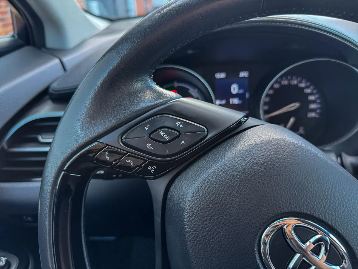 1.8 Hybrid Dynamic ✅ LED ✅ Camera ✅ CarPlay