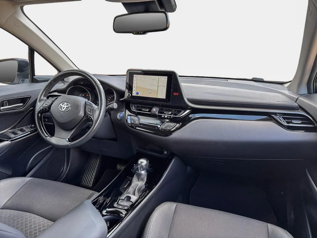 1.8 Hybrid Dynamic ✅ LED ✅ Camera ✅ CarPlay