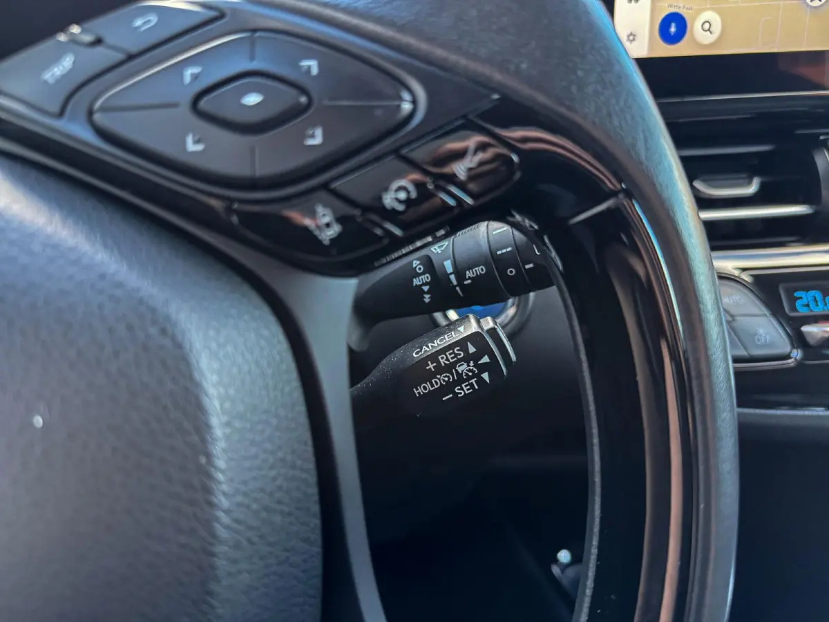 1.8 Hybrid Dynamic ✅ LED ✅ Camera ✅ CarPlay