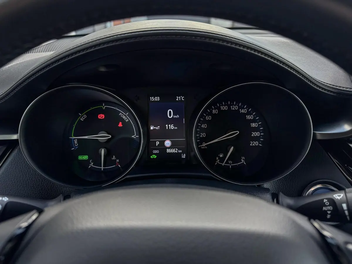 1.8 Hybrid Dynamic ✅ LED ✅ Camera ✅ CarPlay