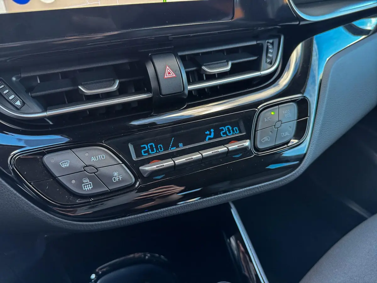 1.8 Hybrid Dynamic ✅ LED ✅ Camera ✅ CarPlay