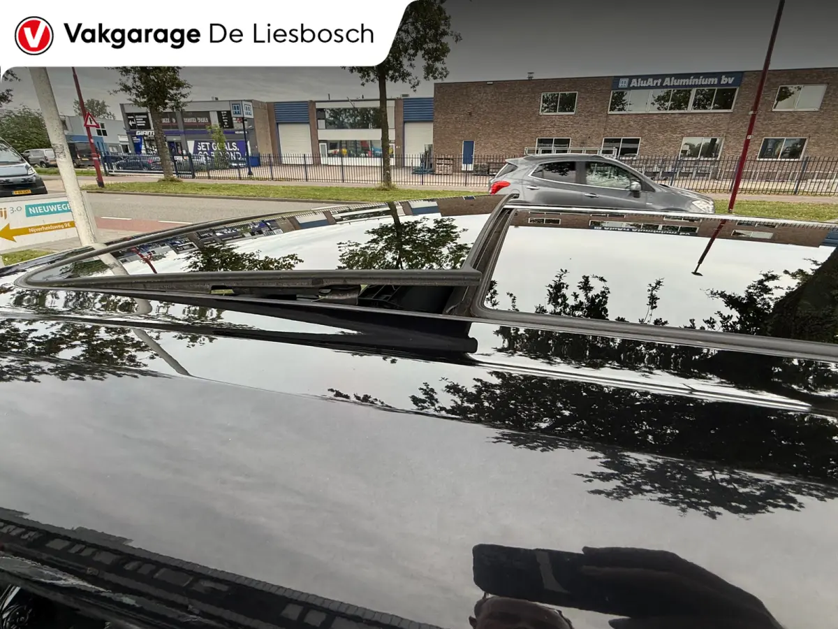 1.5 Cooper Chili Serious Business/leer/navi/pano/stoelverw/boeken