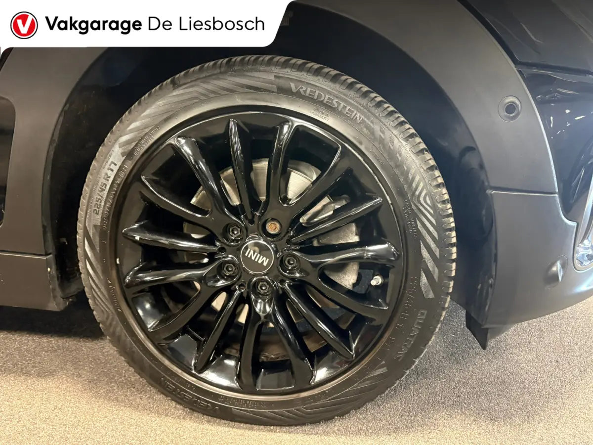 1.5 Cooper Chili Serious Business/leer/navi/pano/stoelverw/boeken