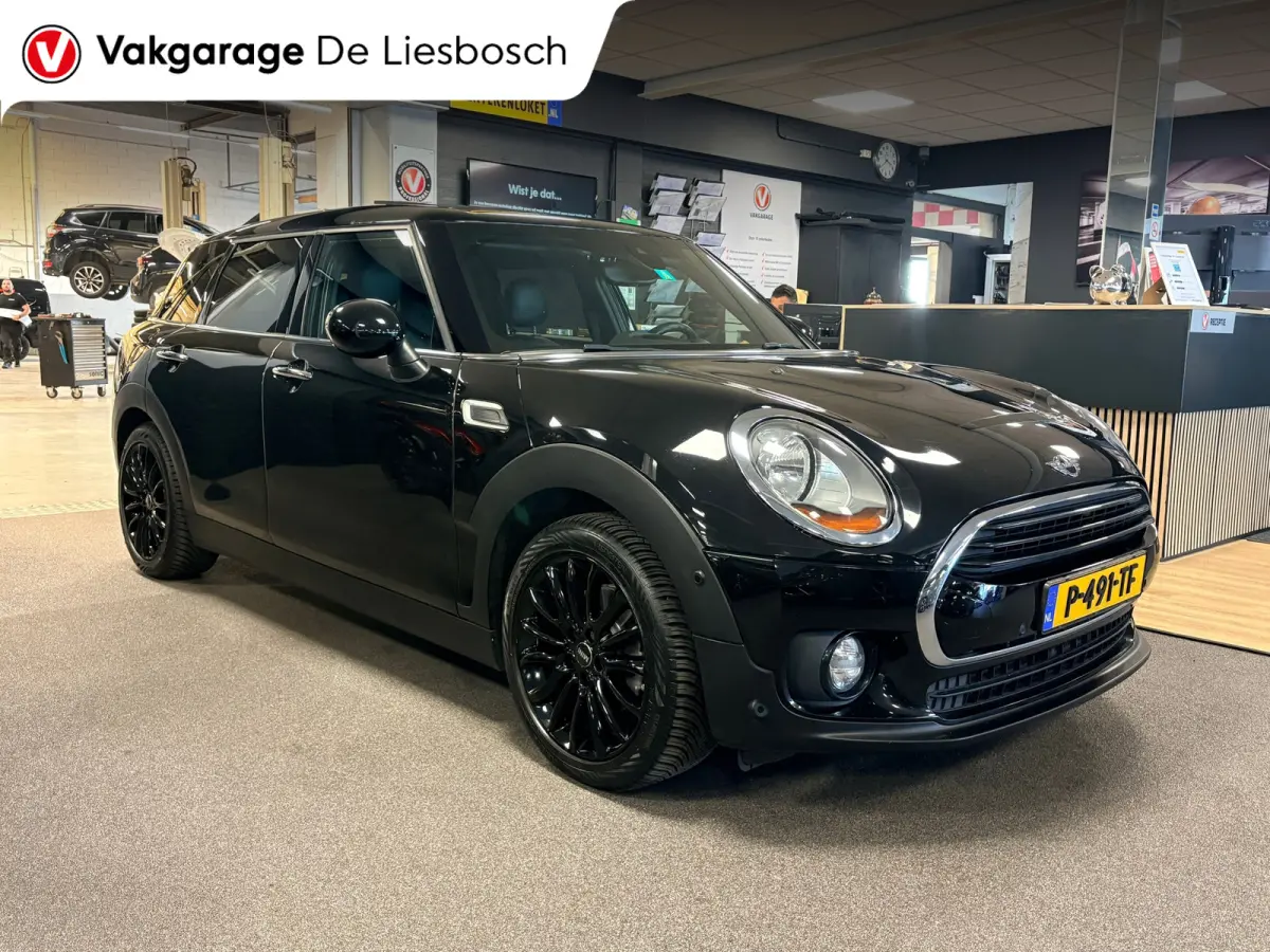1.5 Cooper Chili Serious Business/leer/navi/pano/stoelverw/boeken