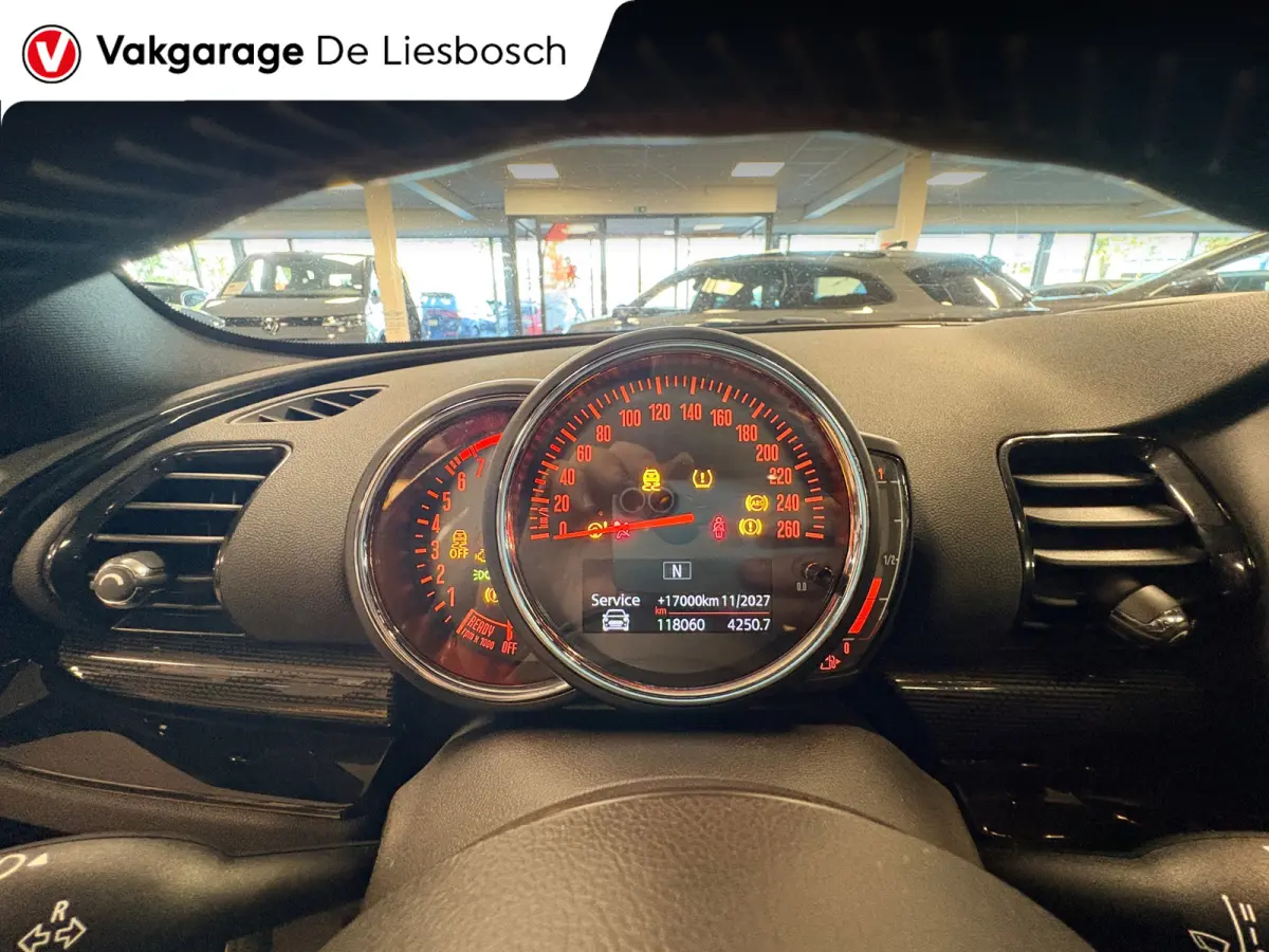 1.5 Cooper Chili Serious Business/leer/navi/pano/stoelverw/boeken