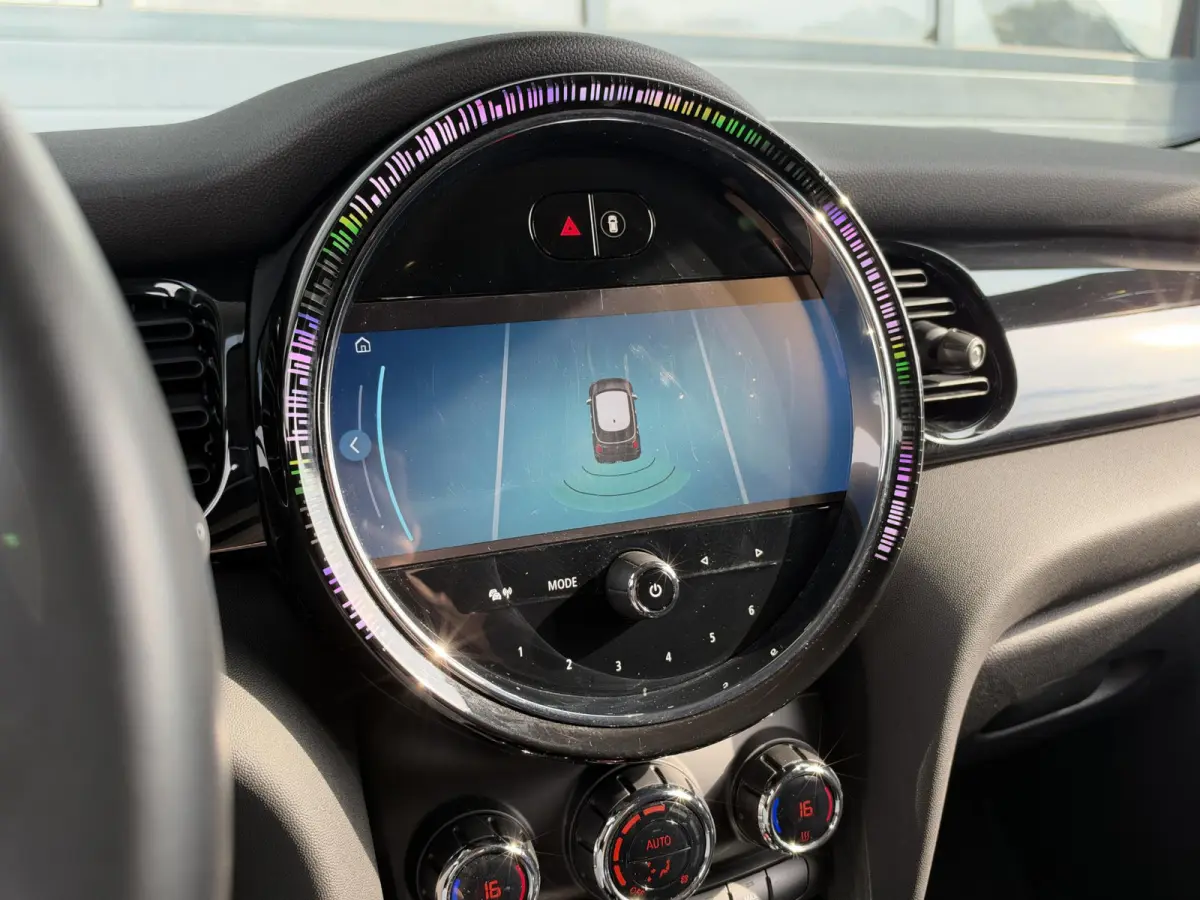 1.5 BUSINESS EDITION I AUTOMAAT I 5-DEURS I APPLE CARPLAY I UNION JACK ACHTERLICHTEN