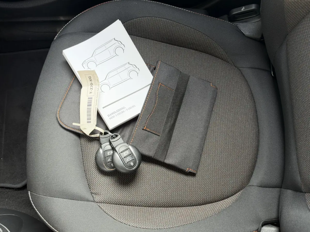 1.5 BUSINESS EDITION I AUTOMAAT I 5-DEURS I APPLE CARPLAY I UNION JACK ACHTERLICHTEN