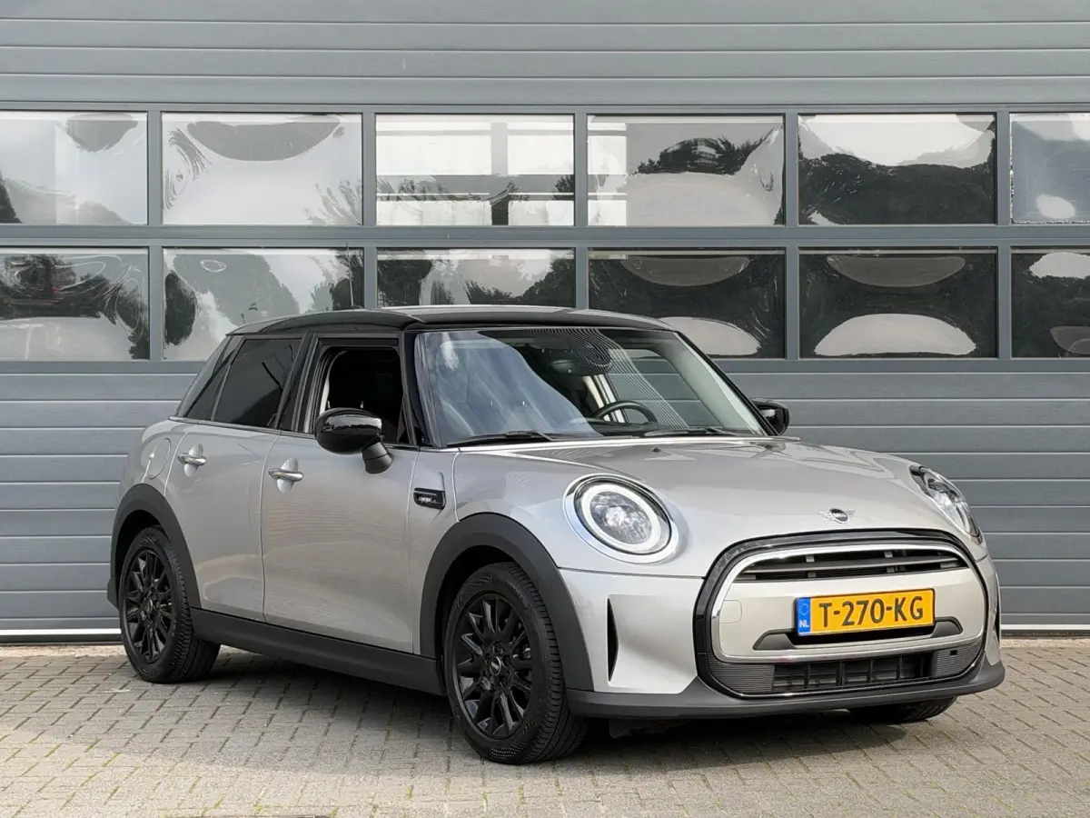 1.5 BUSINESS EDITION I AUTOMAAT I 5-DEURS I APPLE CARPLAY I UNION JACK ACHTERLICHTEN
