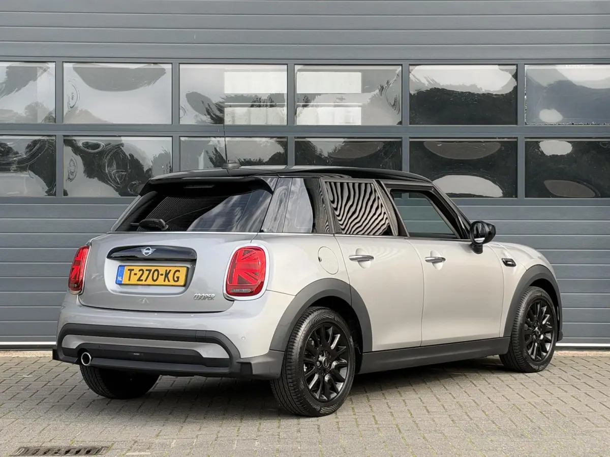 1.5 BUSINESS EDITION I AUTOMAAT I 5-DEURS I APPLE CARPLAY I UNION JACK ACHTERLICHTEN