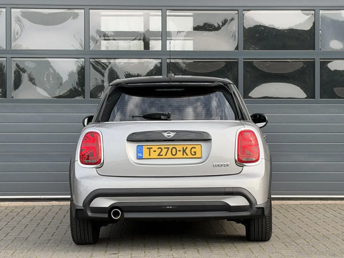 1.5 BUSINESS EDITION I AUTOMAAT I 5-DEURS I APPLE CARPLAY I UNION JACK ACHTERLICHTEN