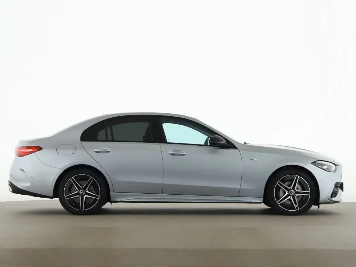 300e AMG ** HIGH LED, MBUX+, PANORAMA, NIGHT, MEMORY, KEYLESS ** Ex MB-AG, € 26.700,= onder NP ** ** INFORMEER OOK NAAR ONZE AANTREKKELIJKE FINANCIAL-LEASE TARIEVEN **