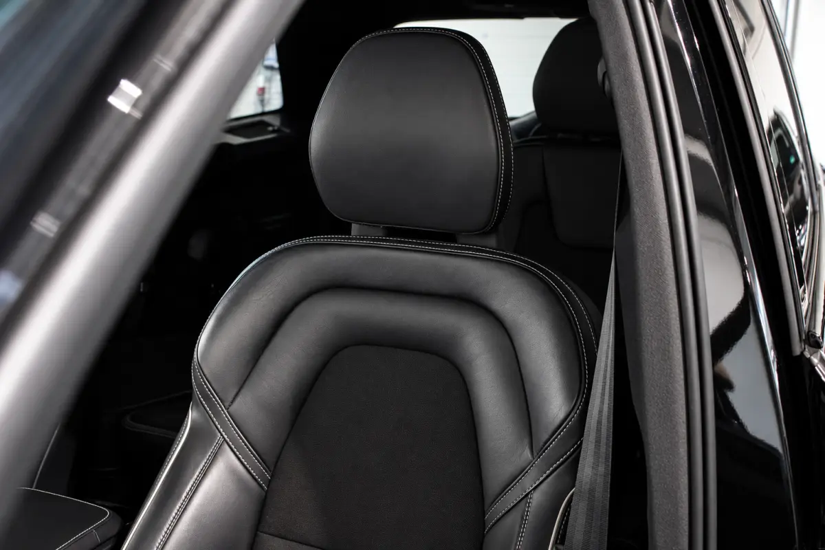 2.0 T8 Recharge AWD R-Design | H/K | PANO | Elektrisch verstelbare zetels