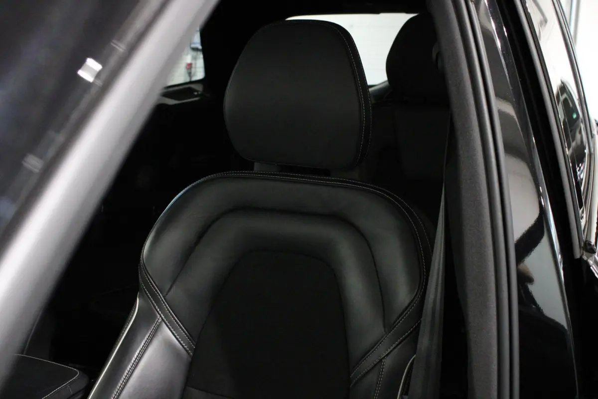 2.0 T8 Recharge AWD R-Design | H/K | PANO | Elektrisch verstelbare zetels