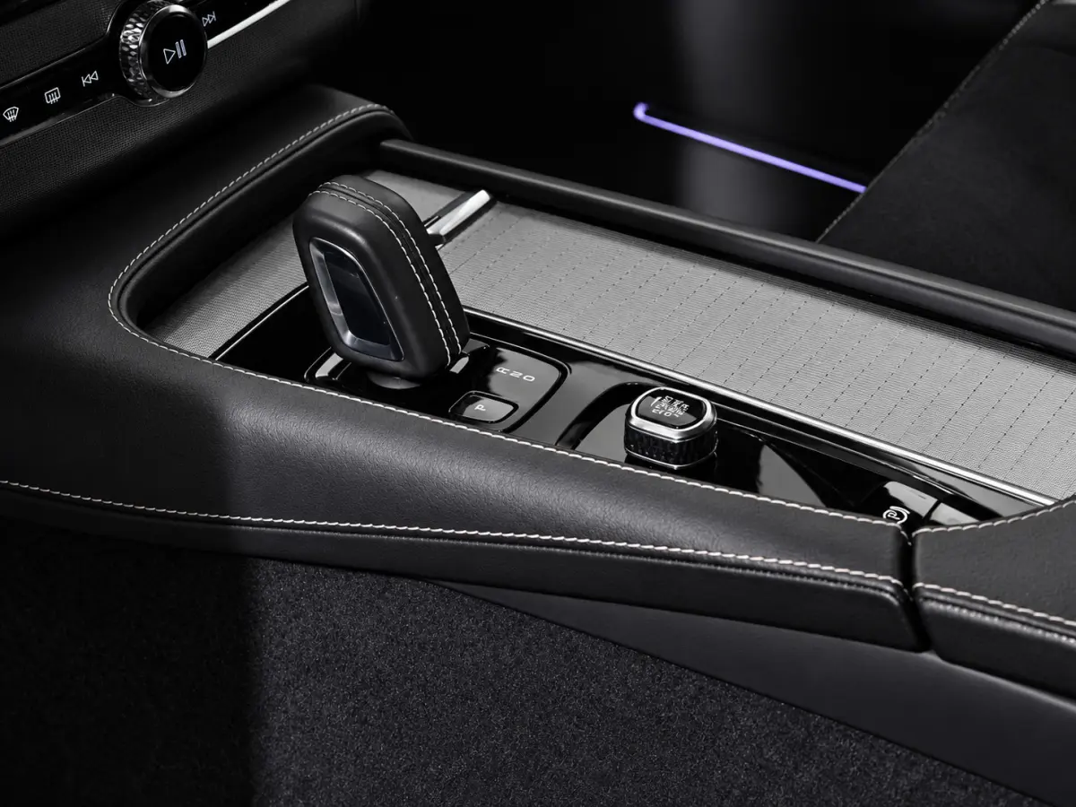 2.0 T8 Recharge AWD R-Design | H/K | PANO | Elektrisch verstelbare zetels