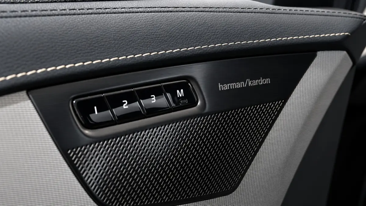 2.0 T8 Recharge AWD R-Design | H/K | PANO | Elektrisch verstelbare zetels