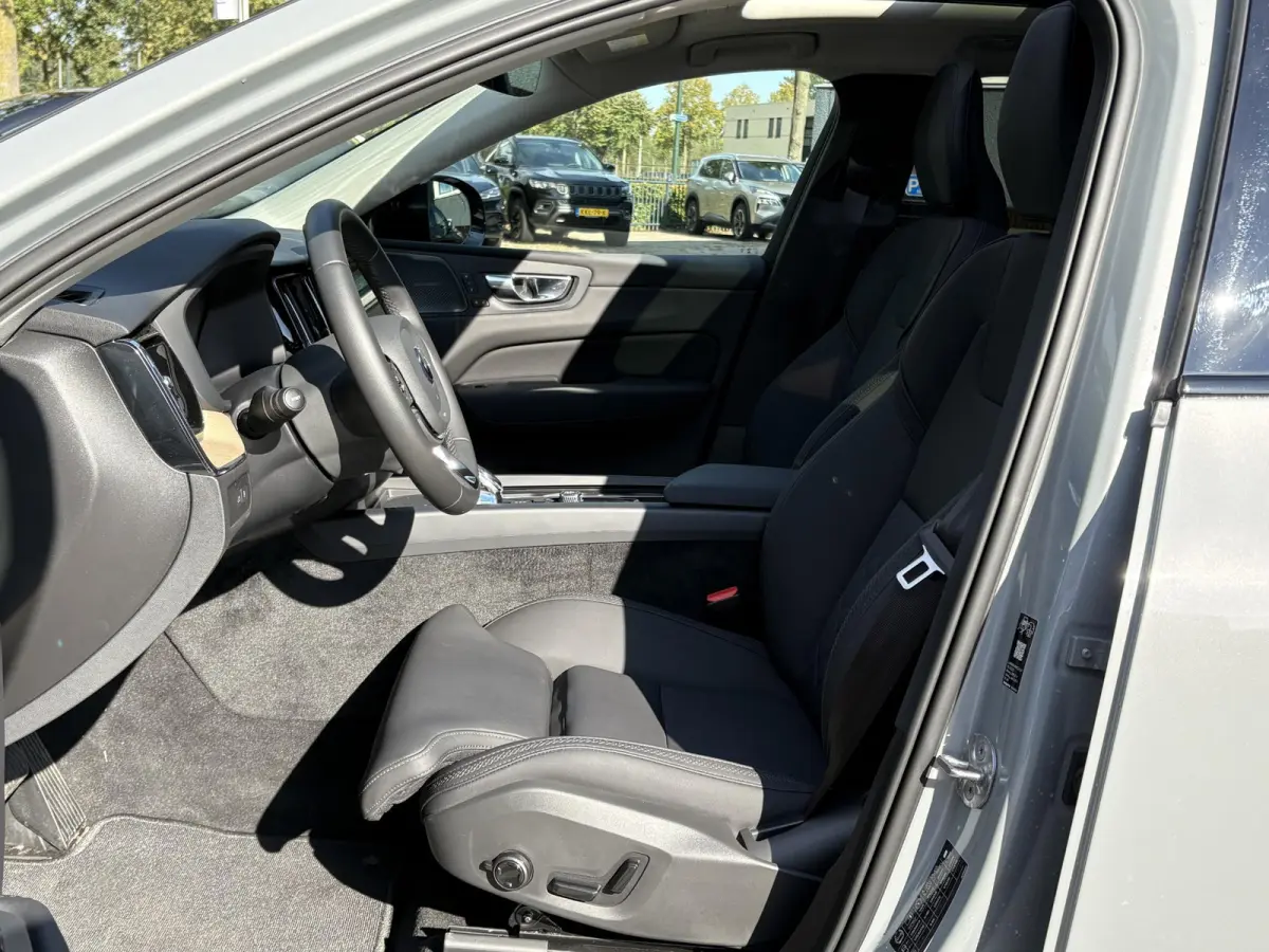 2.0 T6 Plug-in hybrid AWD Plus Dark HEAD-UP DISPLAY | 2026!| HARMAN KARDON| PANO| MEMORY STOELEN| PILOT ASSIST| 360 CAMERA|