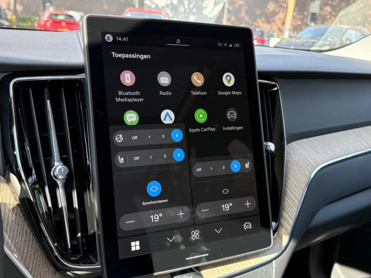 2.0 T6 Plug-in hybrid AWD Plus Dark HEAD-UP DISPLAY | 2026!| HARMAN KARDON| PANO| MEMORY STOELEN| PILOT ASSIST| 360 CAMERA|