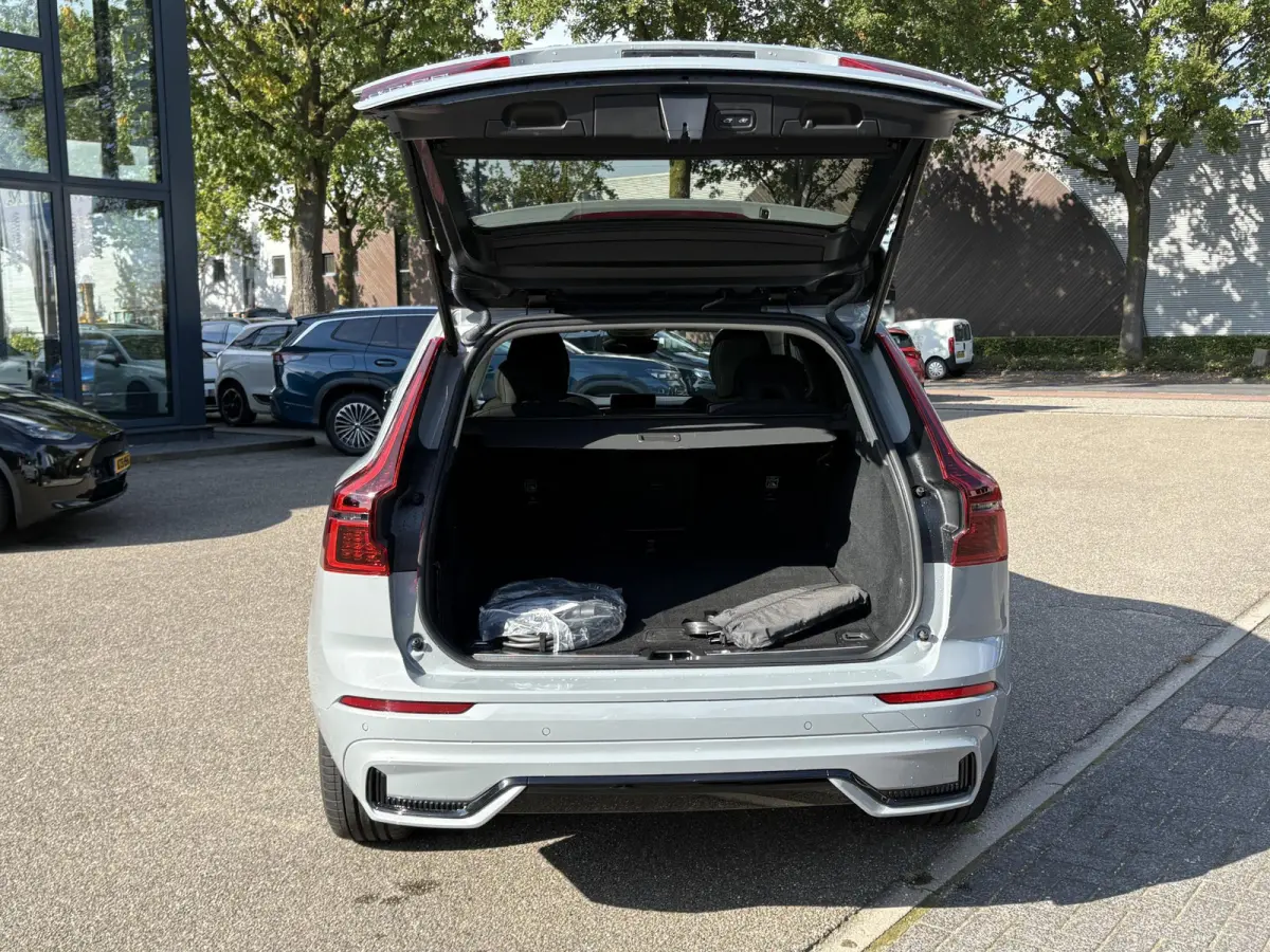 2.0 T6 Plug-in hybrid AWD Plus Dark HEAD-UP DISPLAY | 2026!| HARMAN KARDON| PANO| MEMORY STOELEN| PILOT ASSIST| 360 CAMERA|