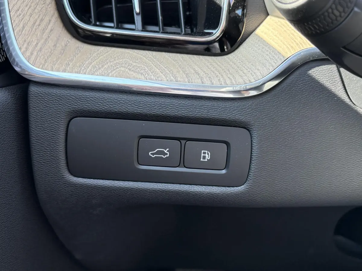 2.0 T6 Plug-in hybrid AWD Plus Dark HEAD-UP DISPLAY | 2026!| HARMAN KARDON| PANO| MEMORY STOELEN| PILOT ASSIST| 360 CAMERA|