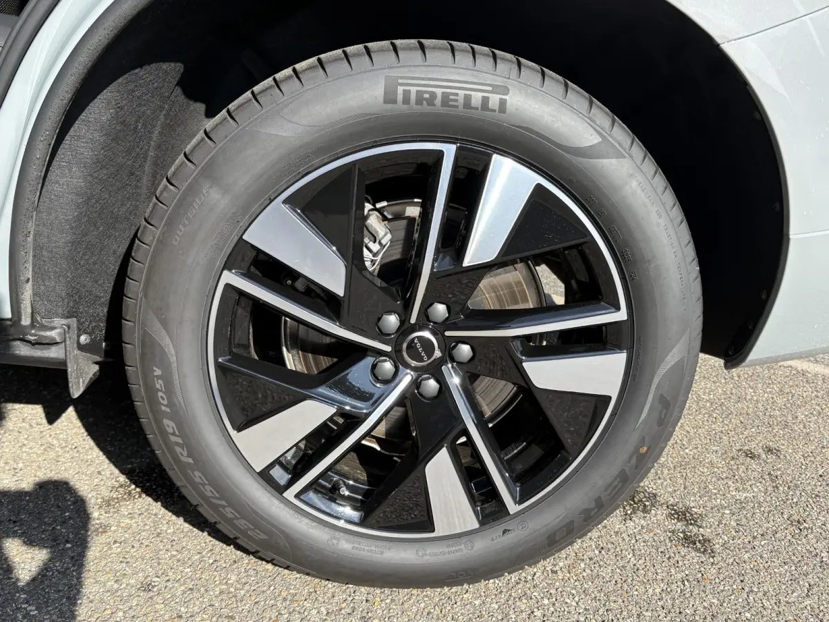 2.0 T6 Plug-in hybrid AWD Plus Dark HEAD-UP DISPLAY | 2026!| HARMAN KARDON| PANO| MEMORY STOELEN| PILOT ASSIST| 360 CAMERA|