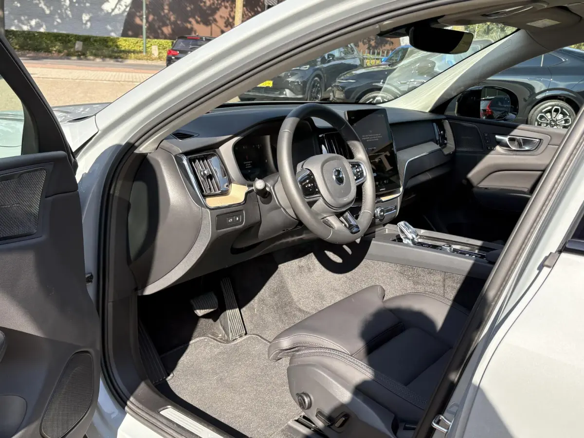 2.0 T6 Plug-in hybrid AWD Plus Dark HEAD-UP DISPLAY | 2026!| HARMAN KARDON| PANO| MEMORY STOELEN| PILOT ASSIST| 360 CAMERA|