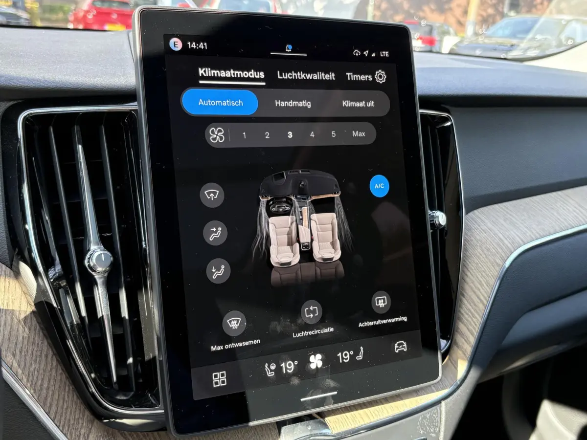 2.0 T6 Plug-in hybrid AWD Plus Dark HEAD-UP DISPLAY | 2026!| HARMAN KARDON| PANO| MEMORY STOELEN| PILOT ASSIST| 360 CAMERA|