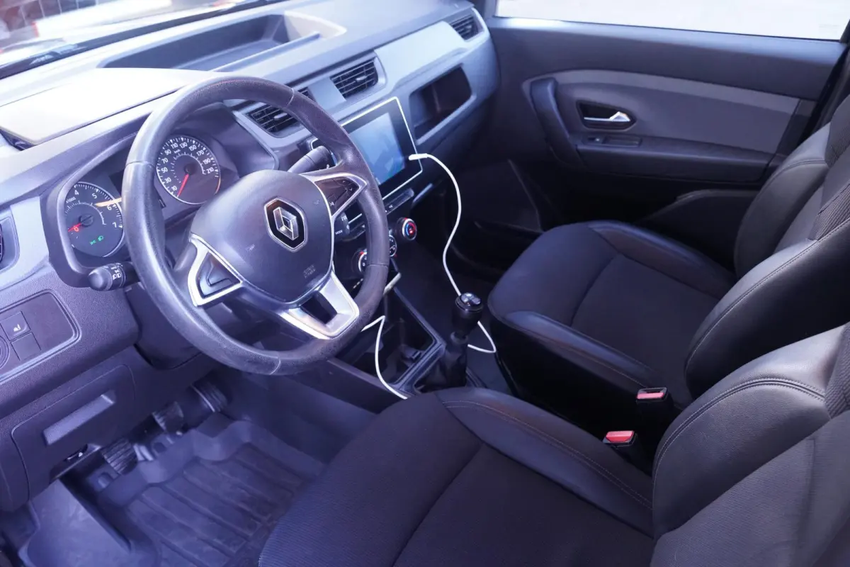 1.5 DCi 95 pk L1 Airco, Apple Carplay, Trekhaak Elek. Pakket, PDC achter, 2-Zits