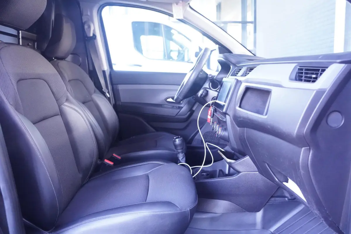 1.5 DCi 95 pk L1 Airco, Apple Carplay, Trekhaak Elek. Pakket, PDC achter, 2-Zits