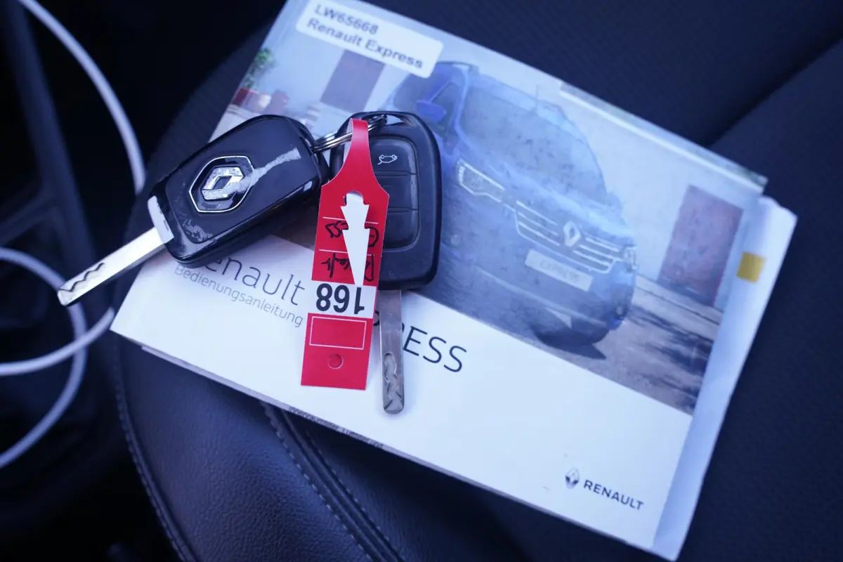1.5 DCi 95 pk L1 Airco, Apple Carplay, Trekhaak Elek. Pakket, PDC achter, 2-Zits