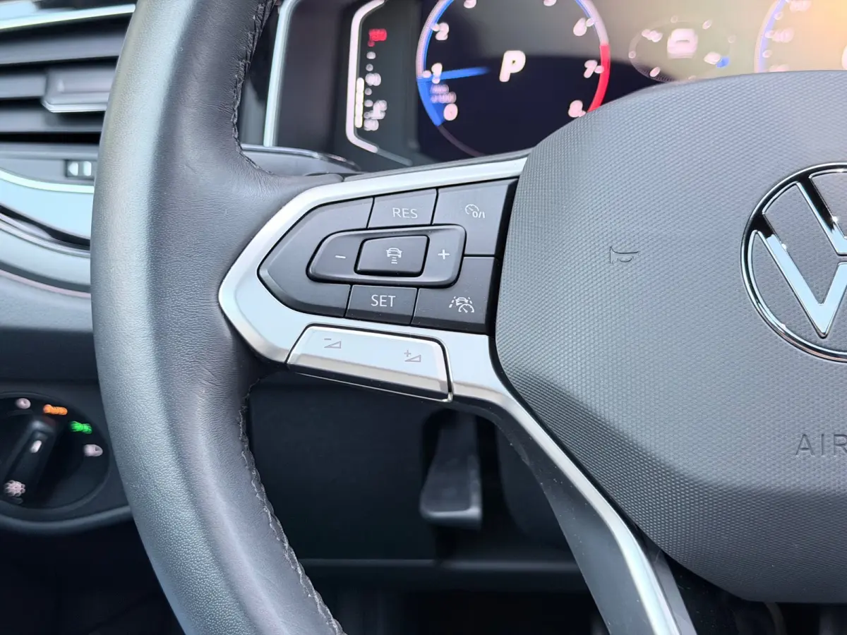 1.5 TSI R-Line Pano/Keyless/Camera
