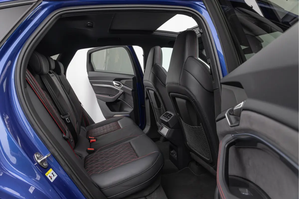 55 Quattro 115kwh 408pk S-stoelen Pano B&O Trekhaak