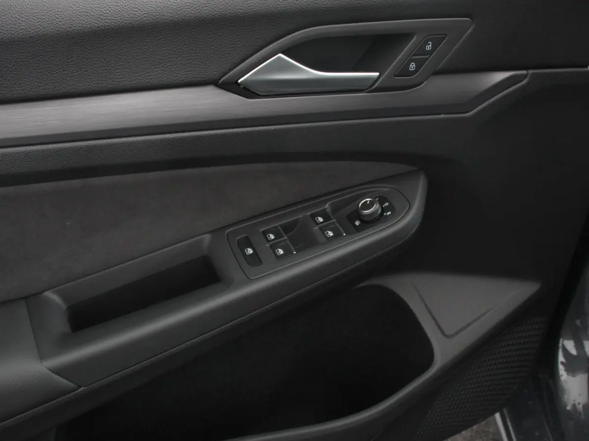 1.5 eTSI 150pk DSG Style Navigatie DAB Camera Lane Assist LED Adaptive Cruise Control Keyless Go Stoelverwarming Lichtmetalen Velgen