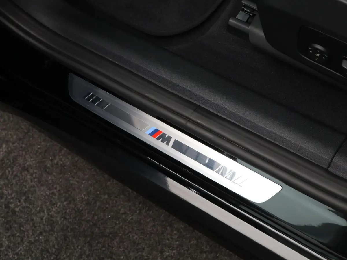 xDrive30 | M Sport | Trekhaak | Comfort pakket | Driving Assistant Plus | Innovation Pack | Travel Pack |