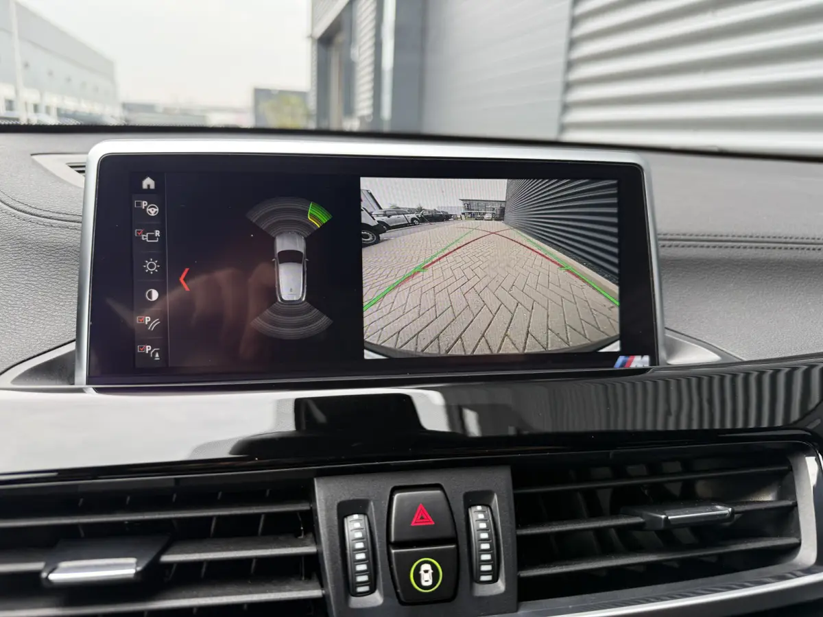 sDrive18i M-Sport X Pano/Camera/Alcantara