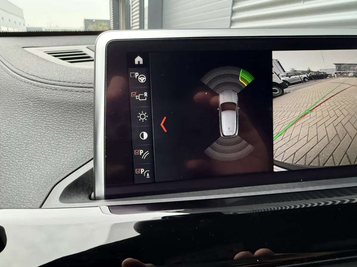 sDrive18i M-Sport X Pano/Camera/Alcantara