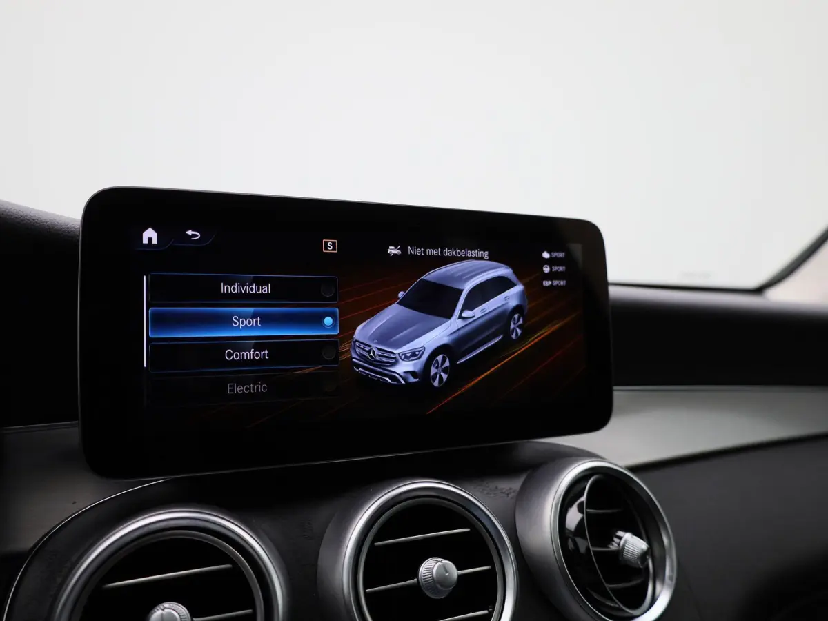 4MATIC Business Solution AMG | PANORAMDAK | 360 CAMERA | ELEKTRISCHE STOELVERSTELLING MET MEMORY | NAVIGATIE | KEY-LESS