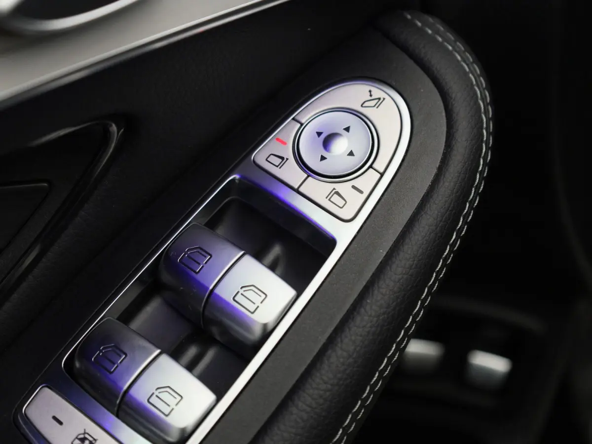 4MATIC Business Solution AMG | PANORAMDAK | 360 CAMERA | ELEKTRISCHE STOELVERSTELLING MET MEMORY | NAVIGATIE | KEY-LESS