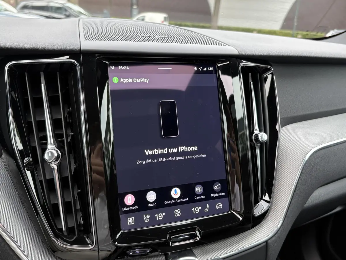 2.0 T8 Plug-in hybrid AWD Plus Black Edition HARMAN KARDON| 360 CAMERA| PANO| MEMORY STOELEN| ACHTERBANK VERWARMD|