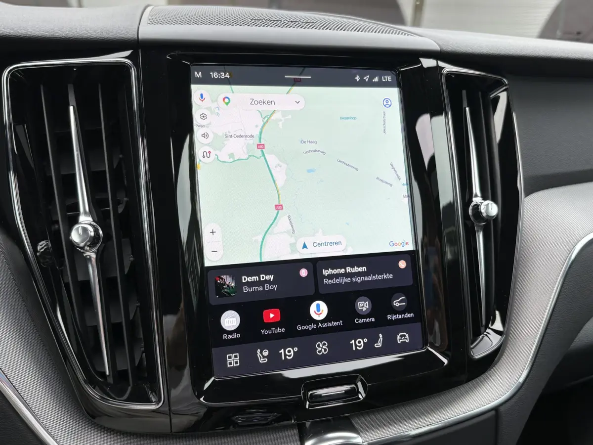 2.0 T8 Plug-in hybrid AWD Plus Black Edition HARMAN KARDON| 360 CAMERA| PANO| MEMORY STOELEN| ACHTERBANK VERWARMD|
