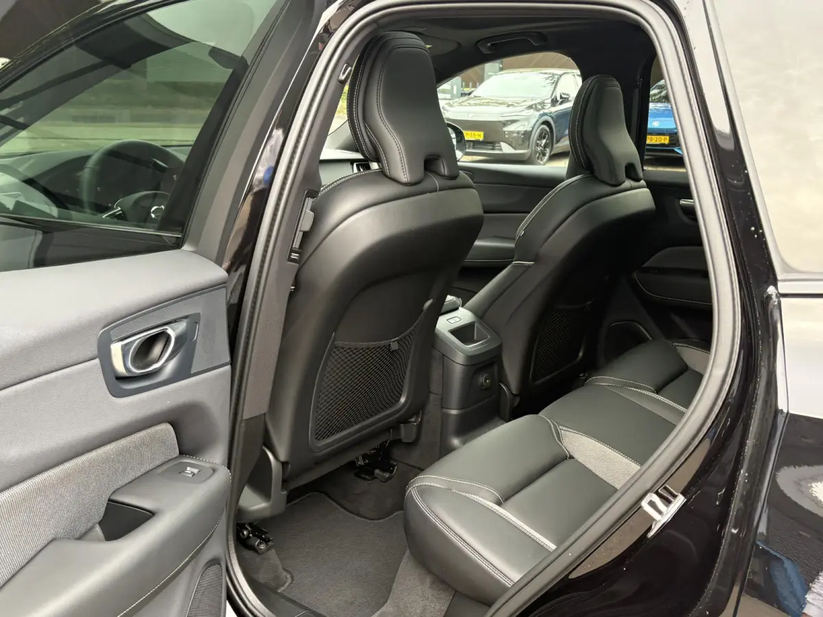 2.0 T8 Plug-in hybrid AWD Plus Black Edition HARMAN KARDON| 360 CAMERA| PANO| MEMORY STOELEN| ACHTERBANK VERWARMD|