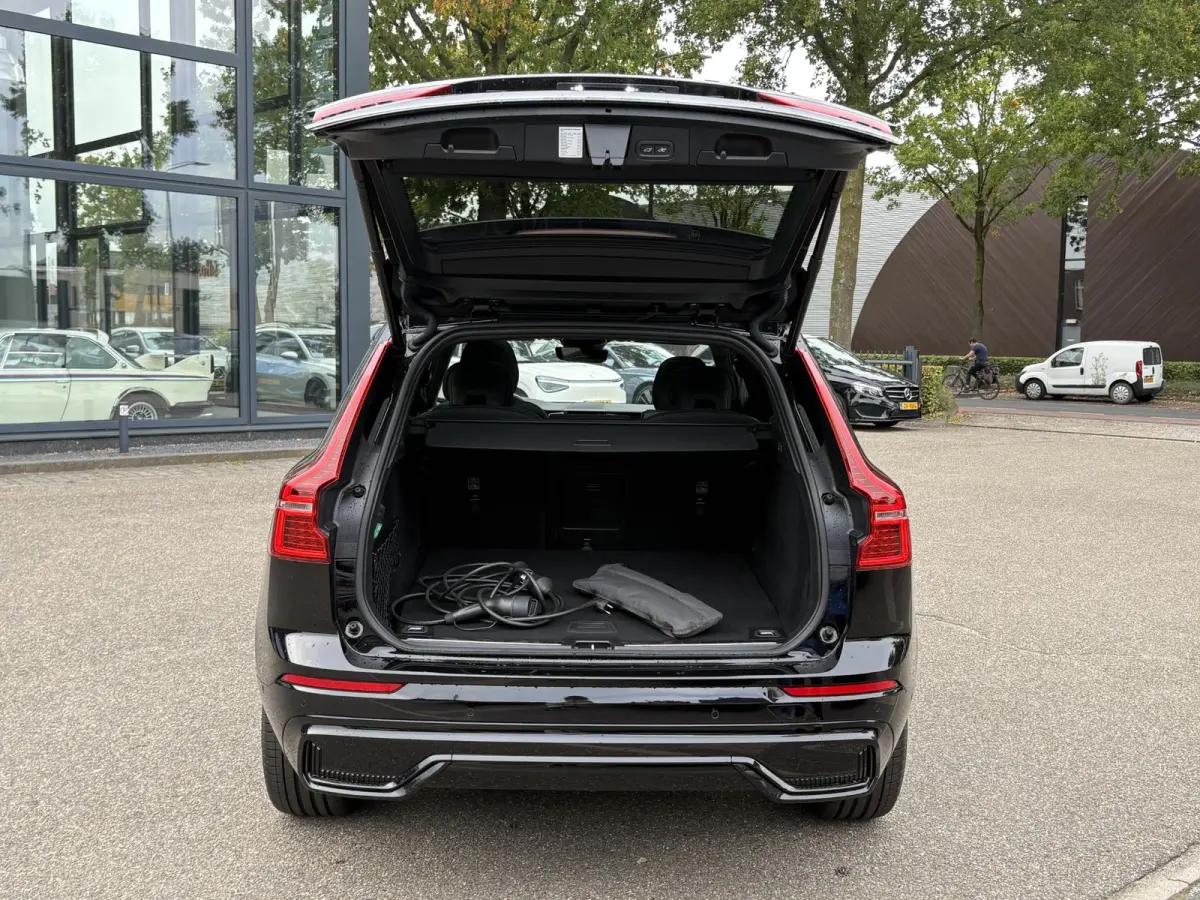 2.0 T8 Plug-in hybrid AWD Plus Black Edition HARMAN KARDON| 360 CAMERA| PANO| MEMORY STOELEN| ACHTERBANK VERWARMD|