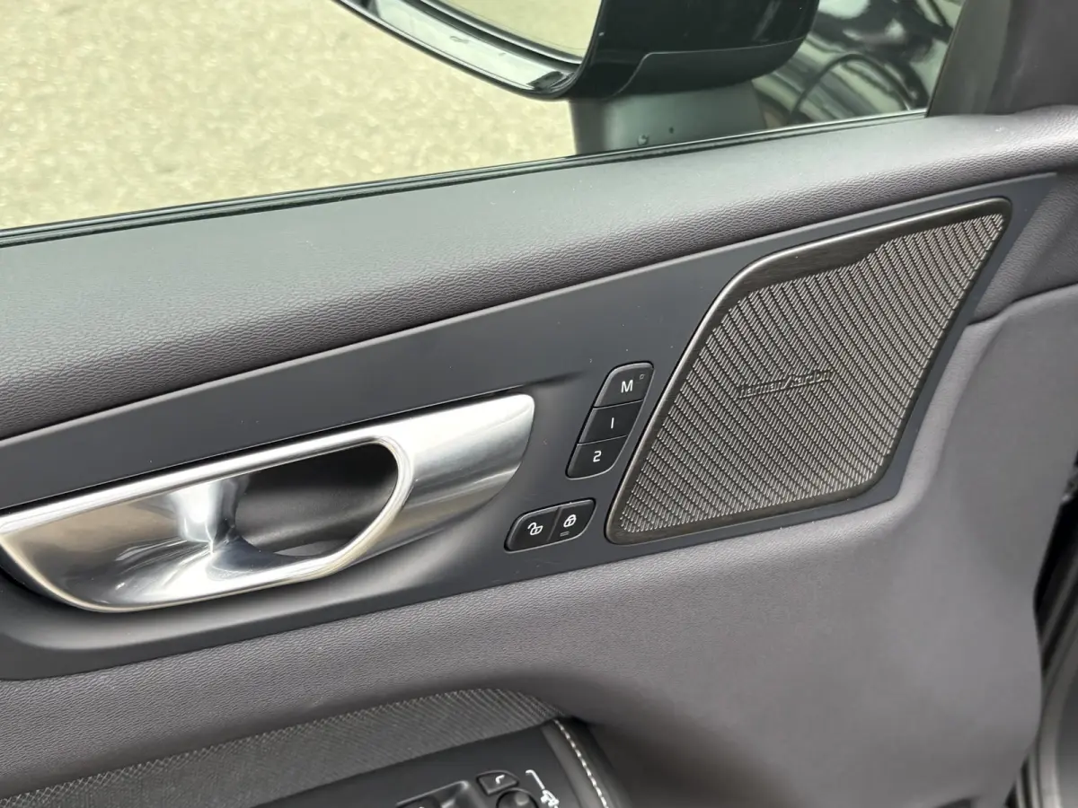 2.0 T8 Plug-in hybrid AWD Plus Black Edition HARMAN KARDON| 360 CAMERA| PANO| MEMORY STOELEN| ACHTERBANK VERWARMD|
