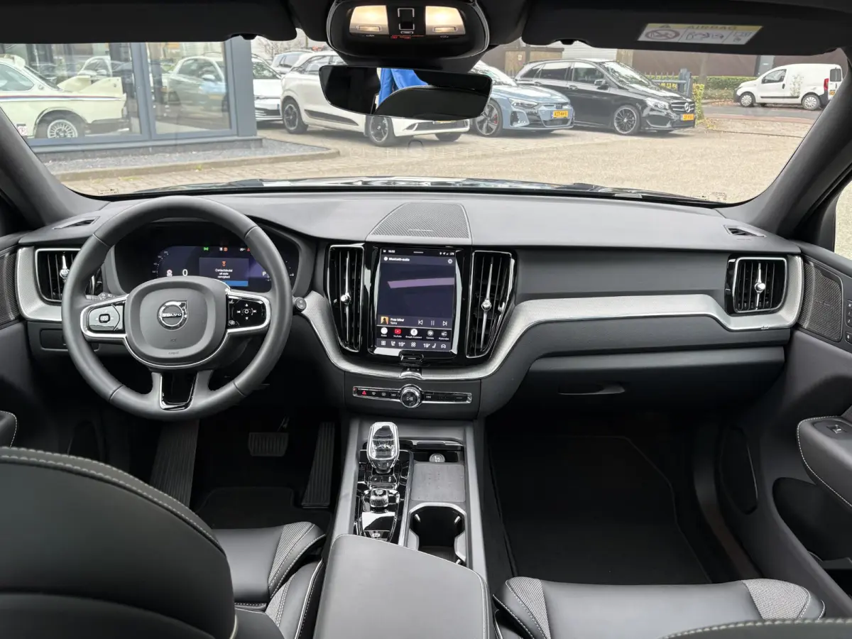 2.0 T8 Plug-in hybrid AWD Plus Black Edition HARMAN KARDON| 360 CAMERA| PANO| MEMORY STOELEN| ACHTERBANK VERWARMD|