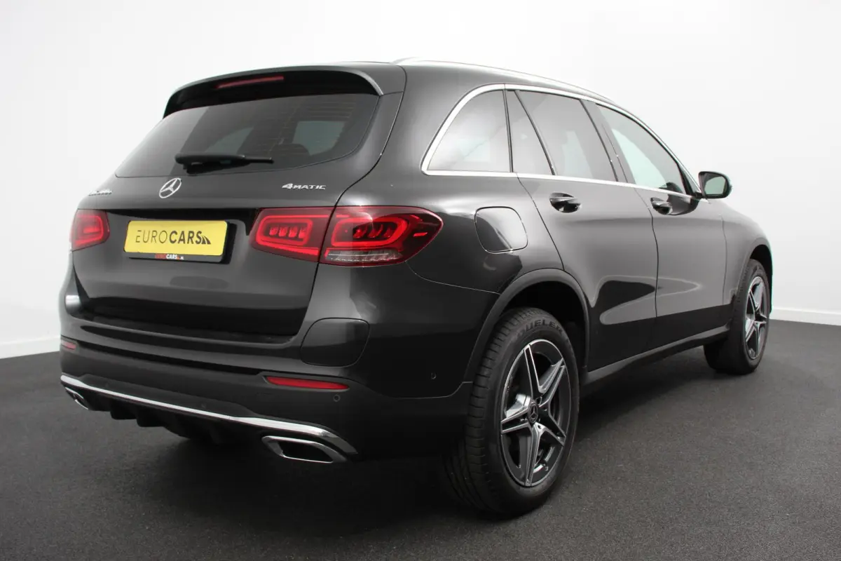 4MATIC AMG PHEV Navigatie Half leder Sportstoelen Camera Dab Led Elektrisch bedienbare achterklep 19"Lichtmetalen Velgen Extra getint glas